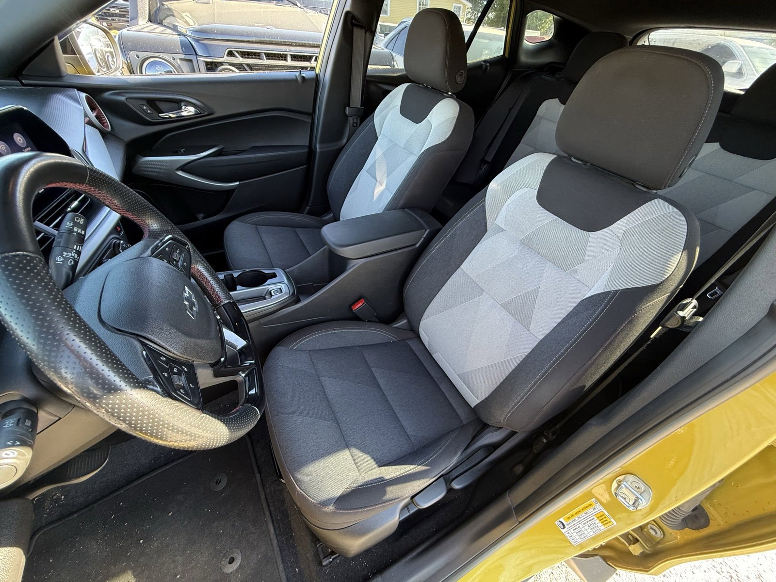 Used 2024 Chevrolet Trax RS w/ Sunroof Package image 11