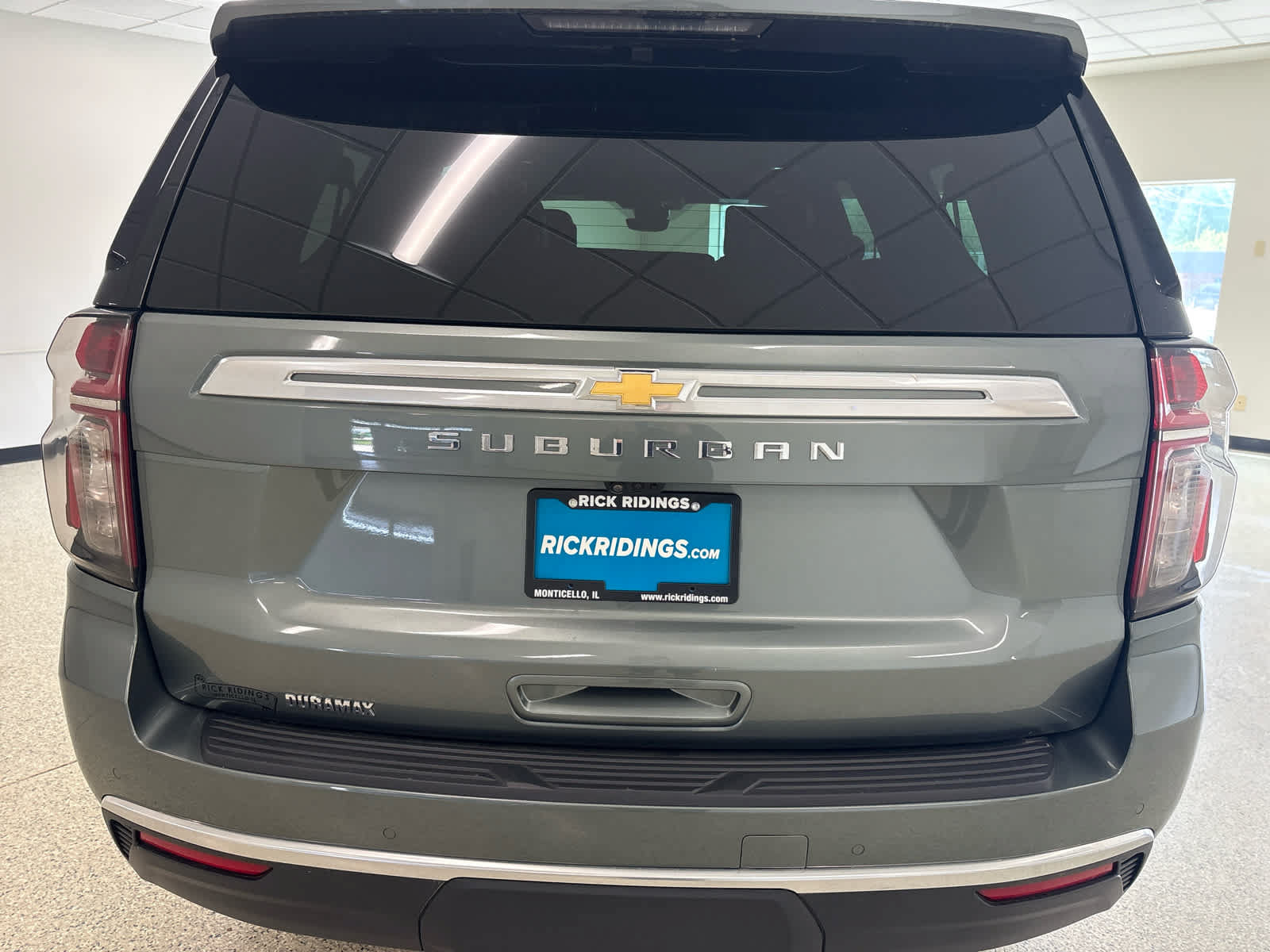 Used 2024 Chevrolet Suburban High Country AWD/4WD image 6