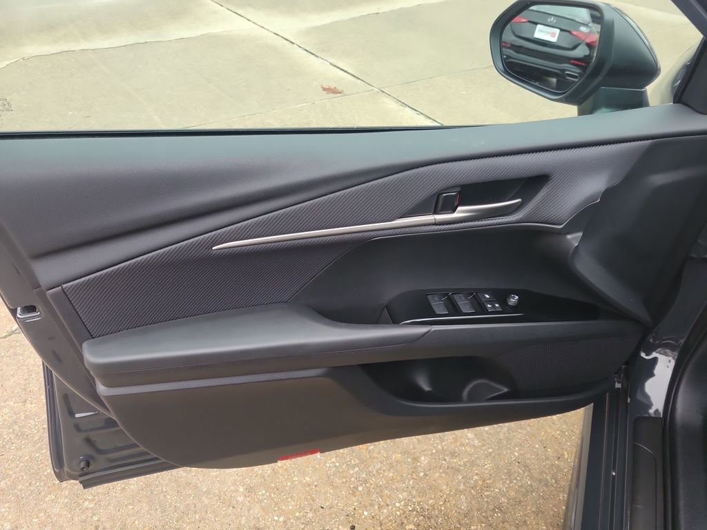 Certified 2025 Toyota Camry SE image 11