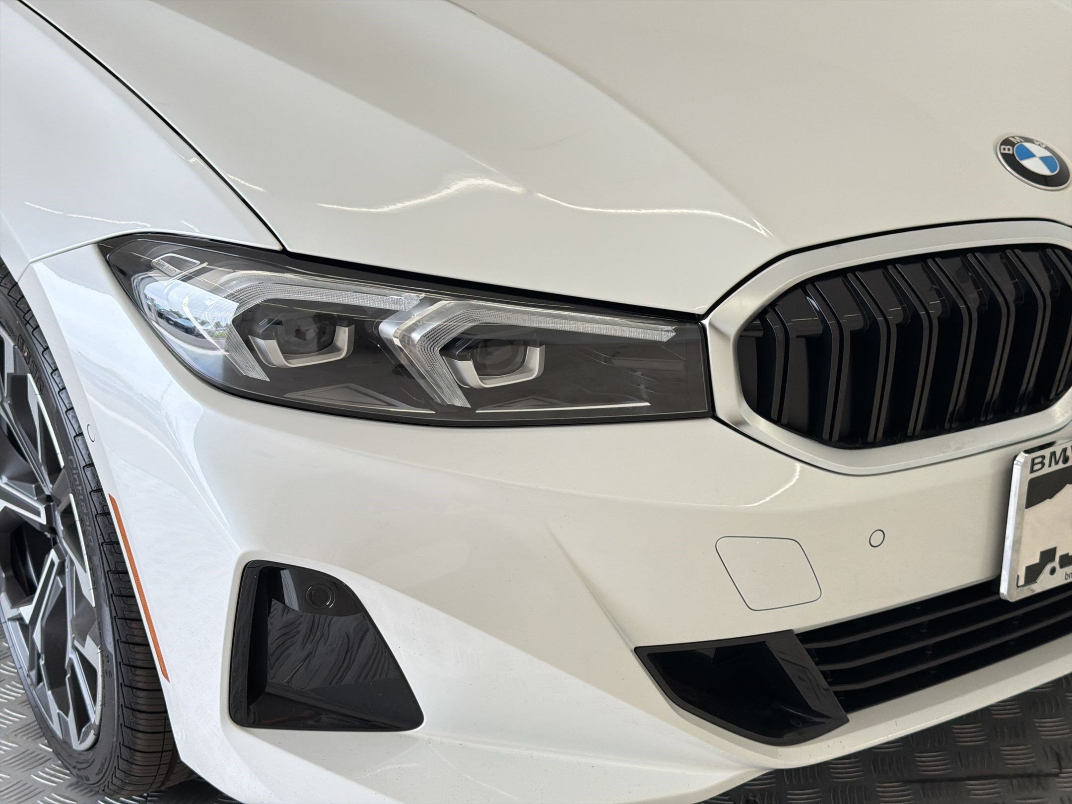 New 2026 BMW 330i xDrive Sedan w/ Premium Package AWD/4WD image 11