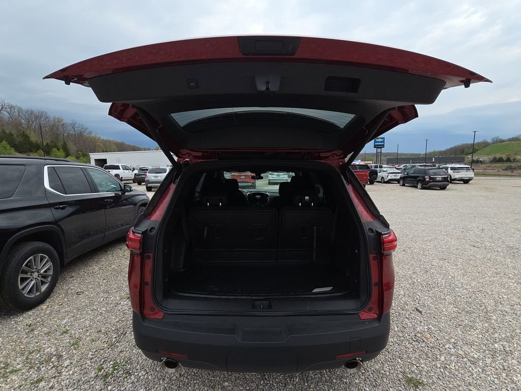 Used 2023 Chevrolet Traverse LT image 15