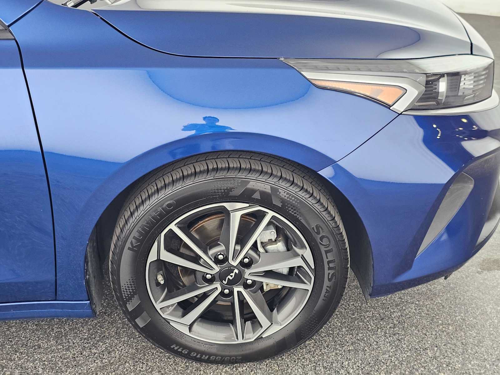 Used 2023 Kia Forte LXS w/ LXS Technology Package FWD image 9