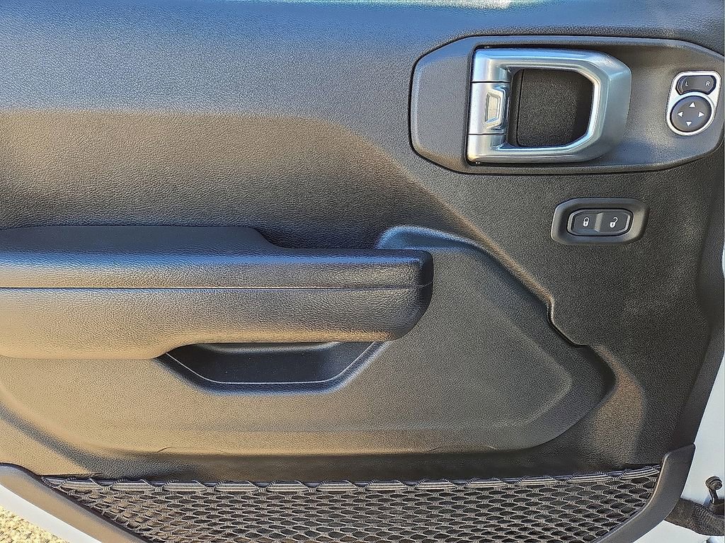 Used 2021 Jeep Wrangler Unlimited Sport image 16