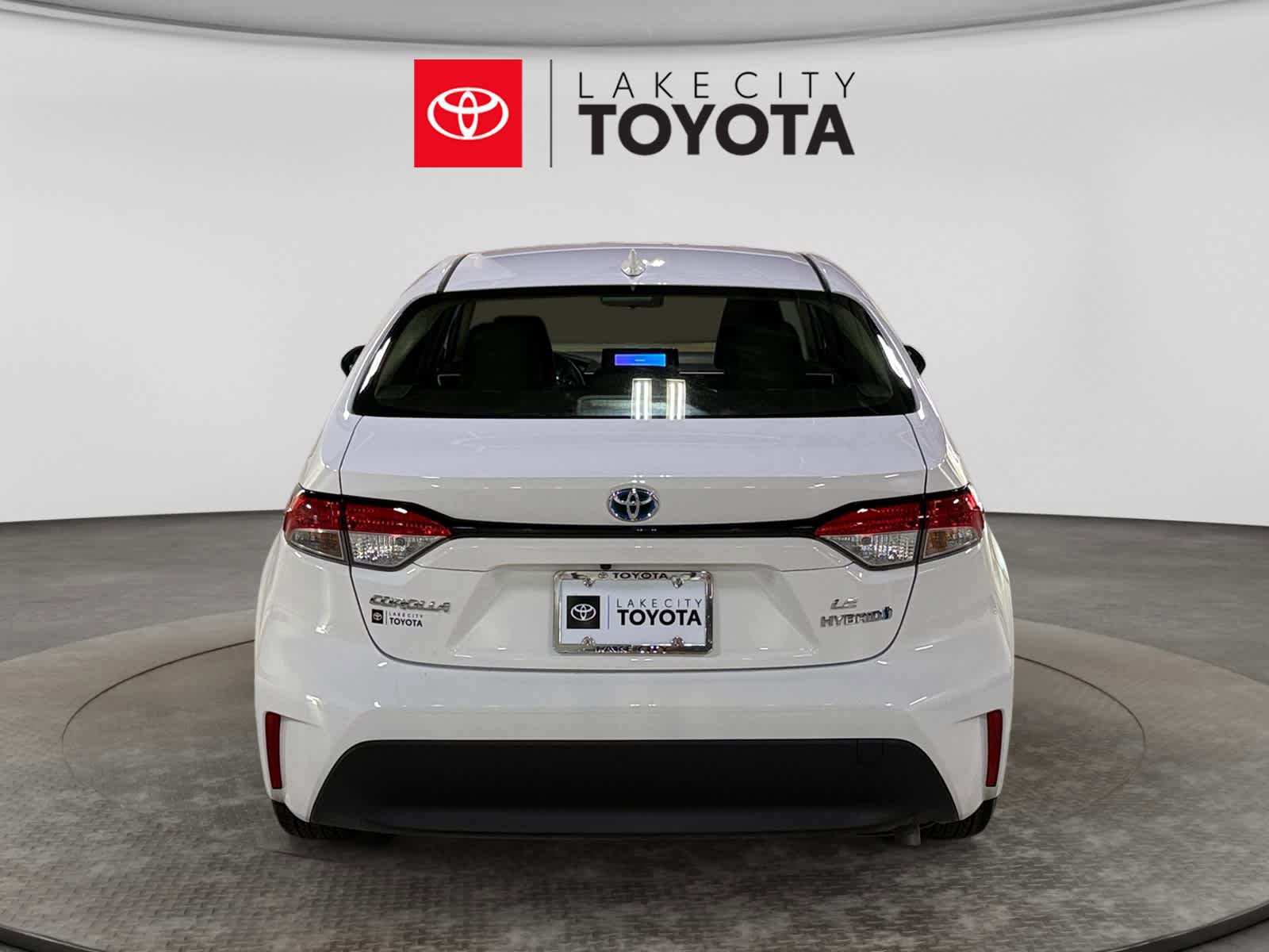 Used 2024 Toyota Corolla LE FWD image 7