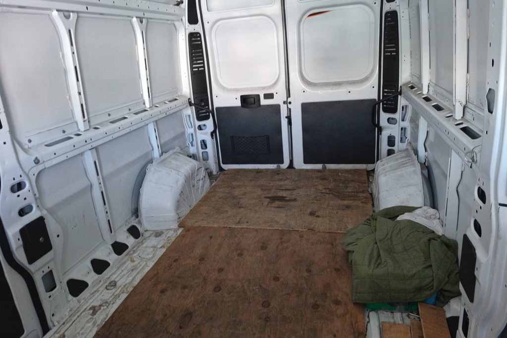 Used 2022 RAM ProMaster 2500 w/ Convenience Group FWD image 12