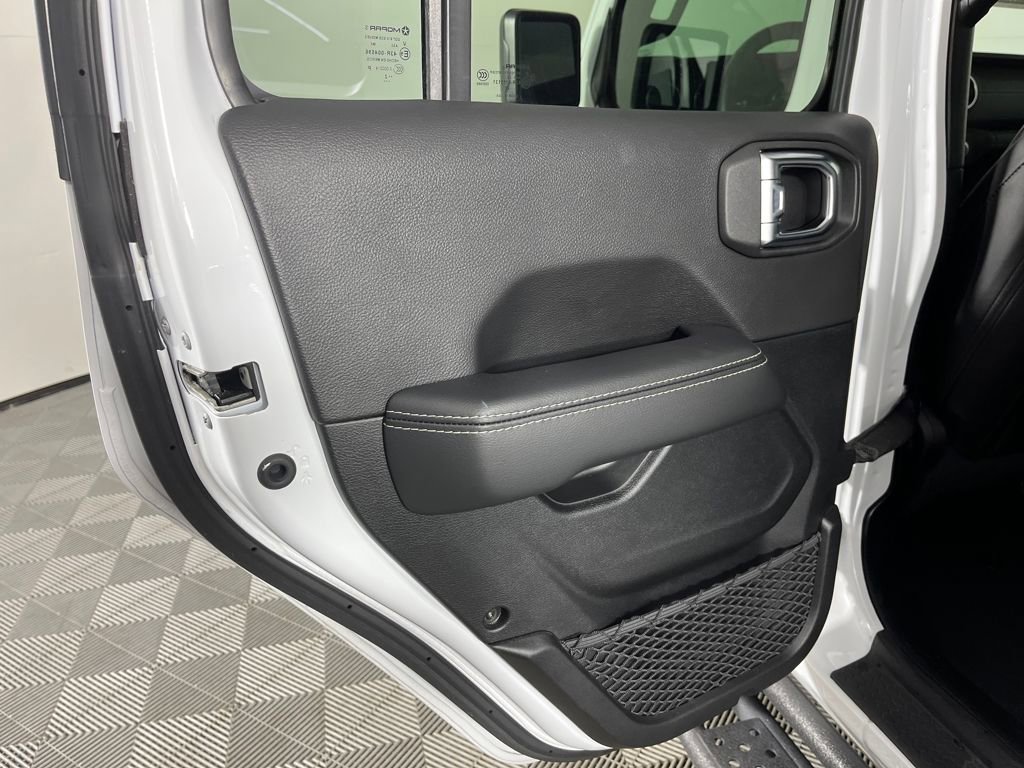 Used 2022 Jeep Wrangler Unlimited Sahara image 12