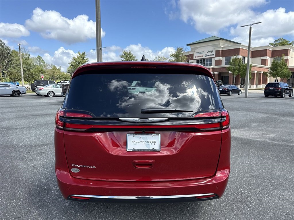 New 2026 Chrysler Pacifica Select image 3