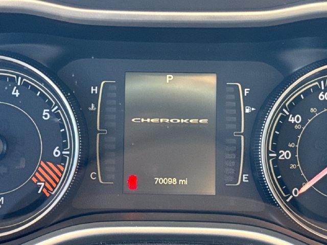 Used 2014 Jeep Cherokee Sport FWD image 23