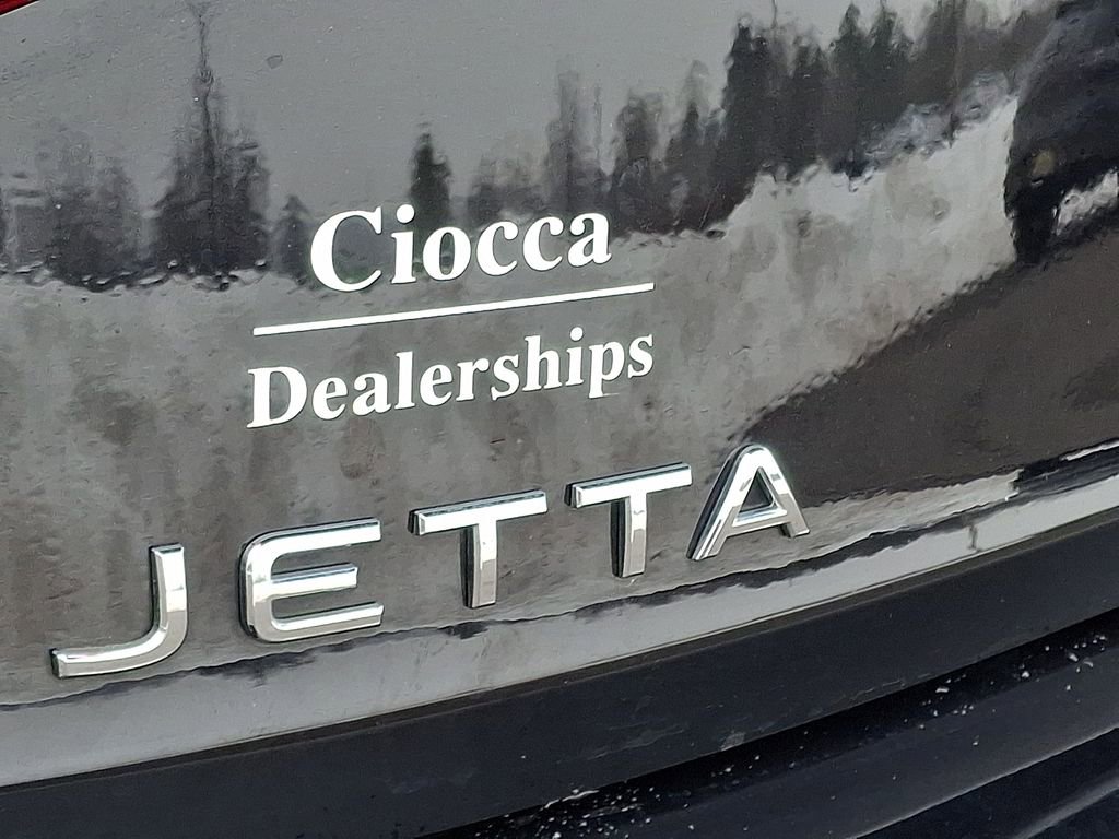 Used 2023 Volkswagen Jetta SE w/ Black Wheel Package image 28