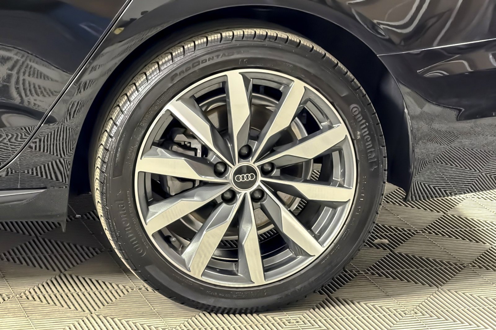 Used 2024 Audi A4 2.0T Premium w/ Convenience Package AWD/4WD image 24