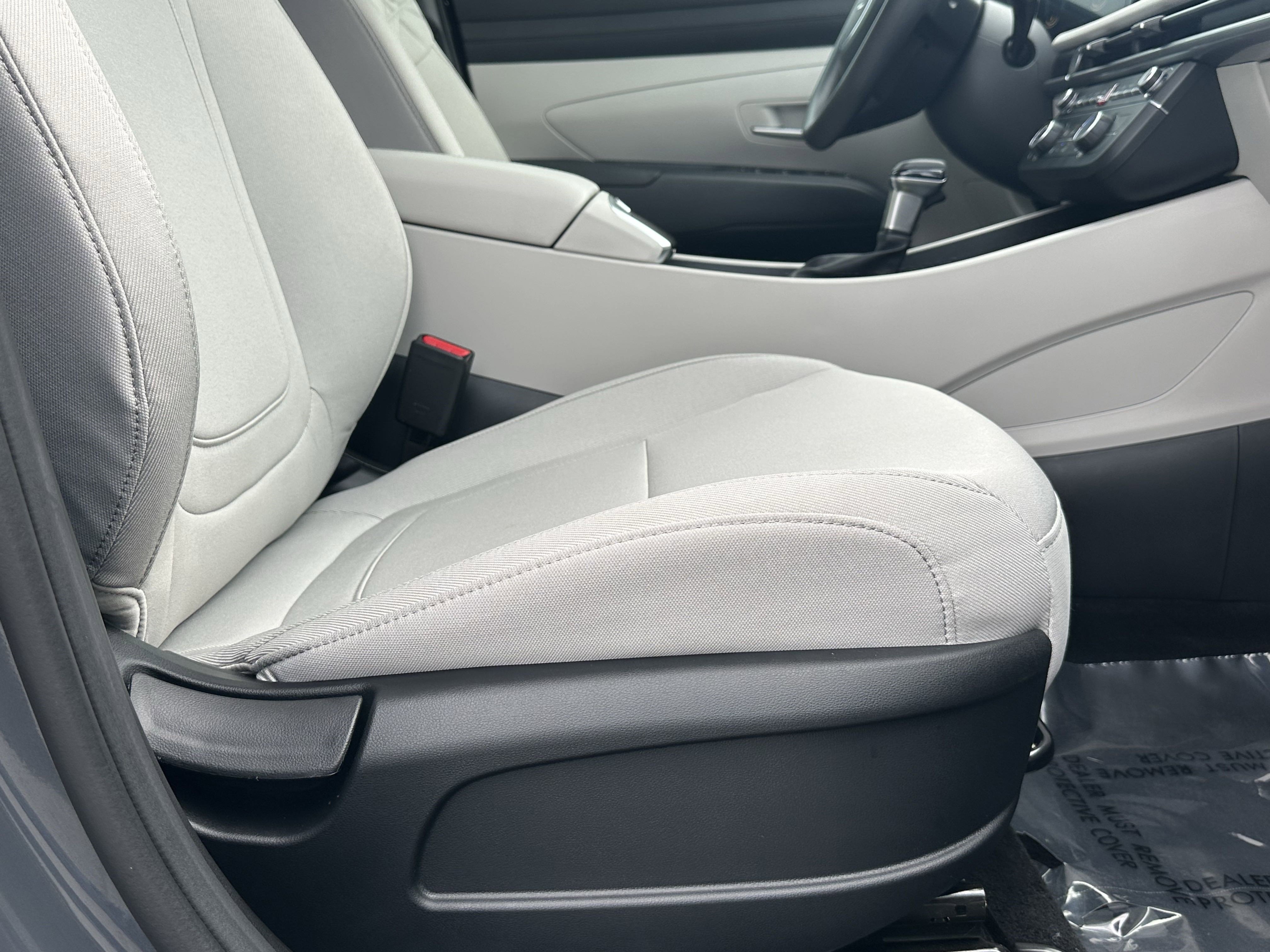 Used 2025 Hyundai Tucson SE image 16