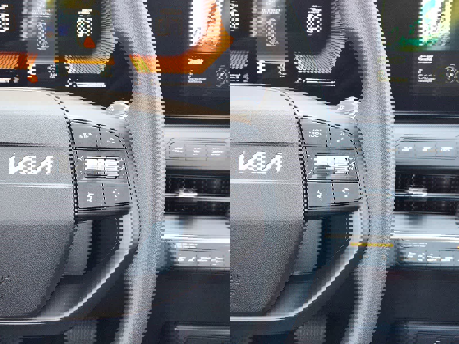 Certified 2025 Kia K4 LXS image 21