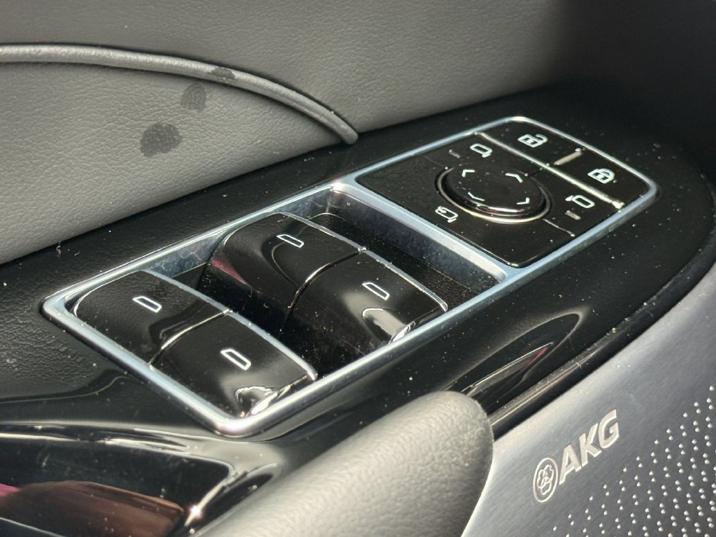 Certified 2024 Cadillac Lyriq Luxury AWD/4WD image 22