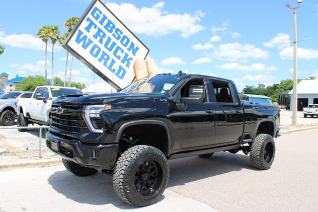Used 2024 Chevrolet Silverado 2500 LTZ w/ LTZ Plus Package AWD/4WD image 1