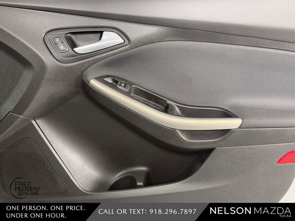 Used 2018 Ford Focus Titanium FWD image 45