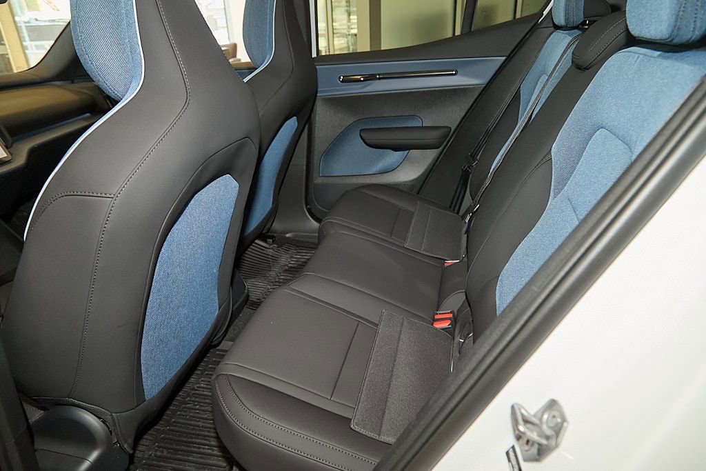 New 2026 Volvo EX30 Plus w/ Climate Package image 14
