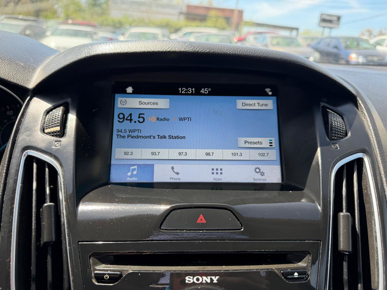 Used 2017 Ford Focus SEL image 19