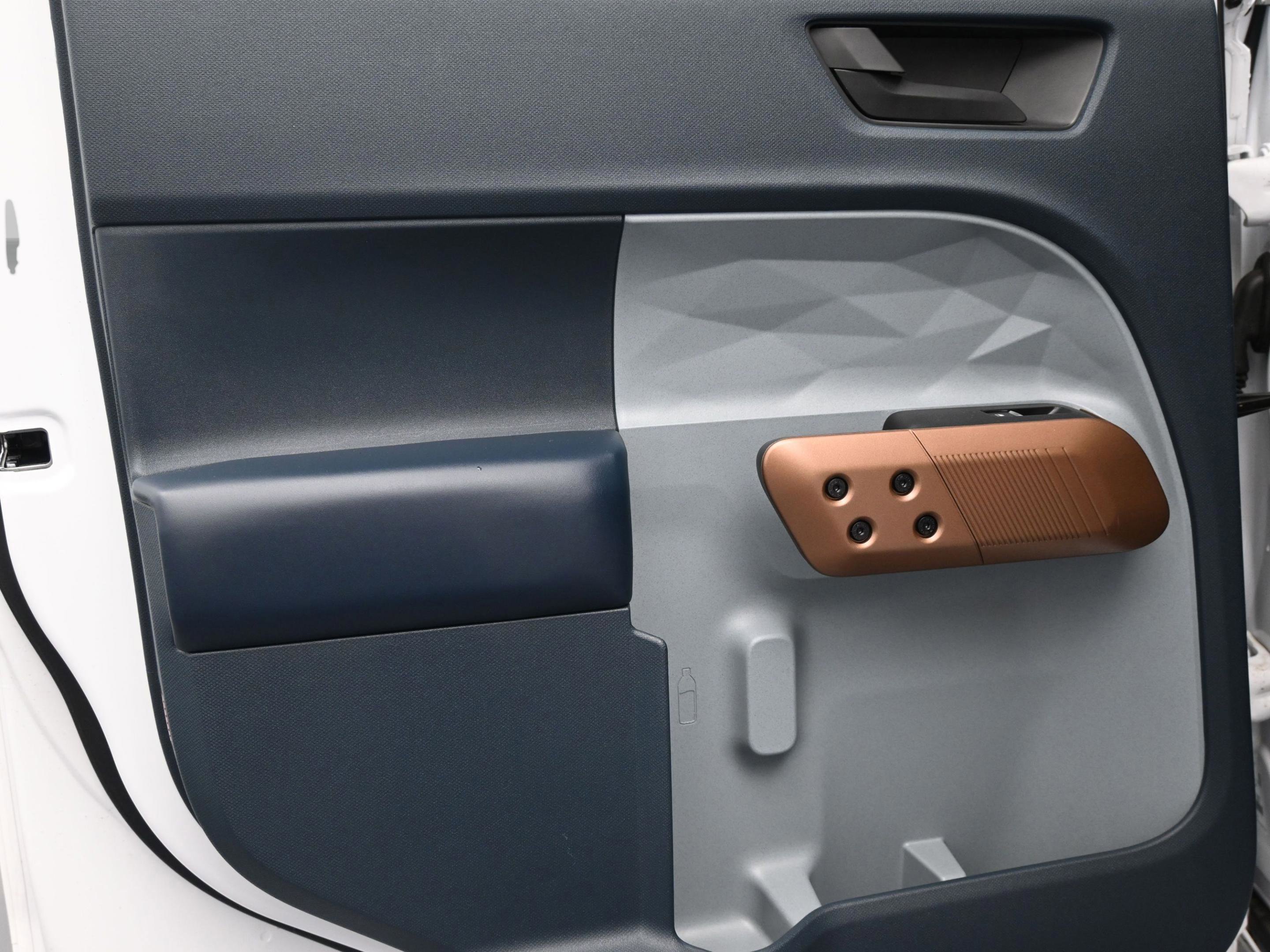 Used 2022 Ford Maverick Lariat w/ Lariat Luxury Package image 12