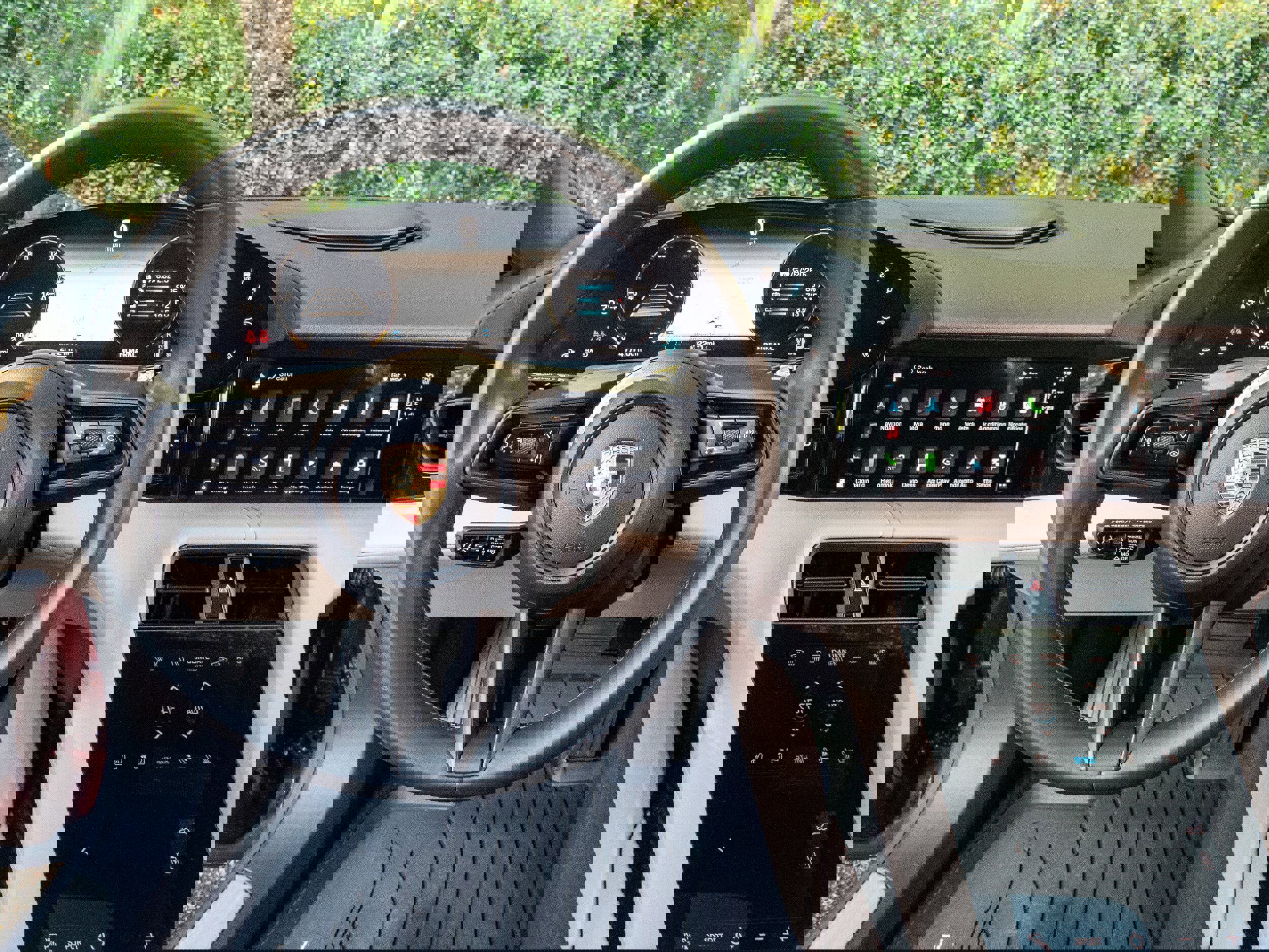 Used 2022 Porsche Taycan 4S image 23