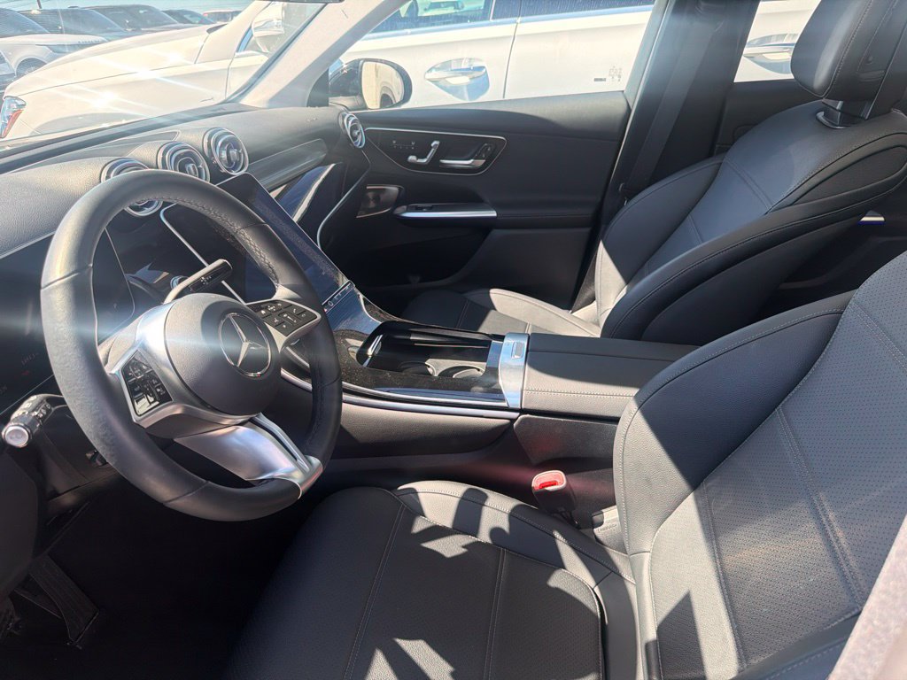 Used 2025 Mercedes-Benz GLC 350e 4MATIC w/ Driver Assistance Package image 9