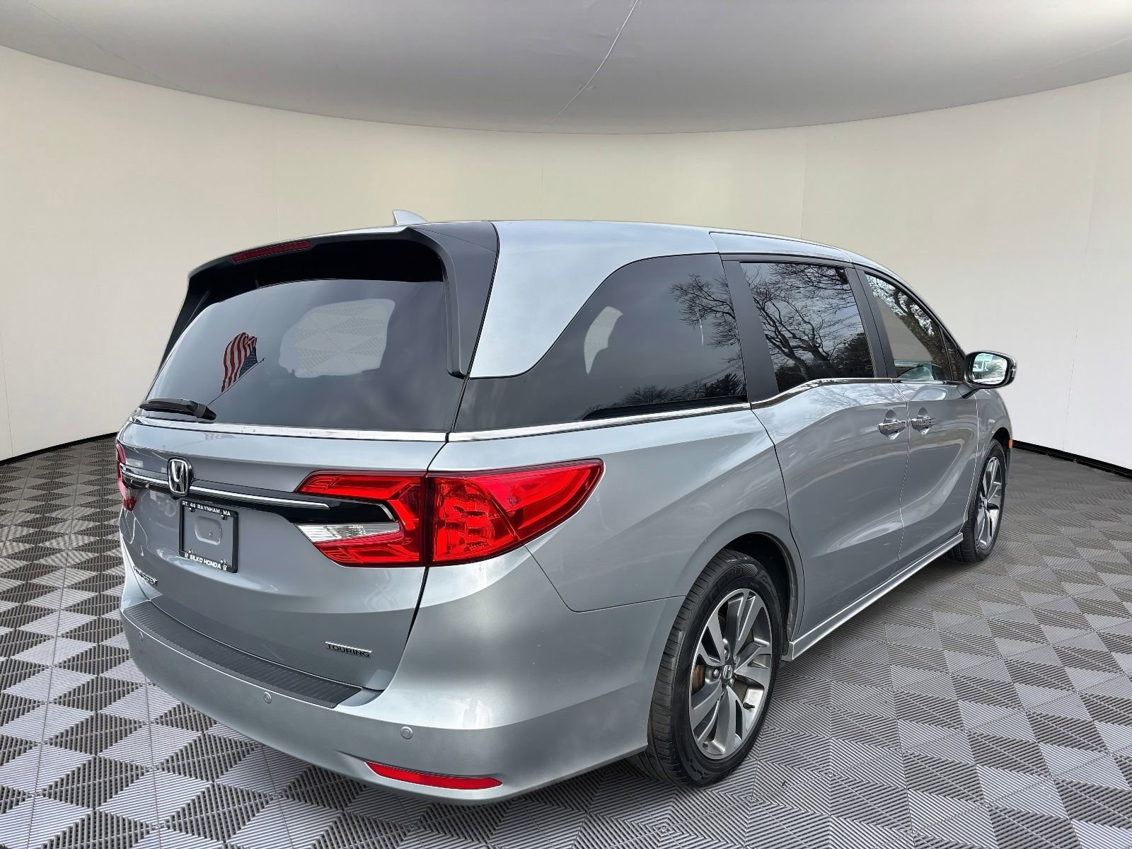 Certified 2023 Honda Odyssey Touring image 4
