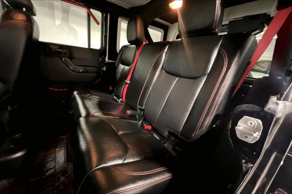 Used 2017 Jeep Wrangler Unlimited Rubicon image 34