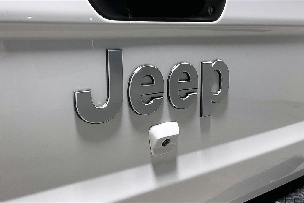 Used 2023 Jeep Gladiator Overland w/ Popular Equipment Package AWD/4WD image 40