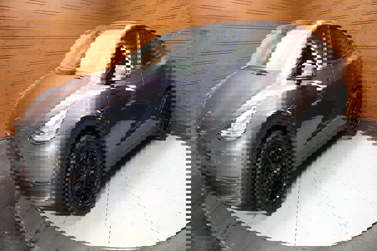 Used 2023 Tesla Model Y Long Range image 4