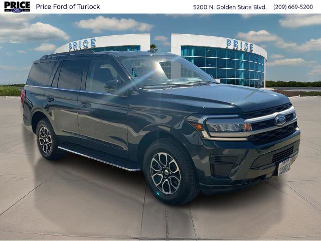 Certified 2023 Ford Expedition XLT image 3