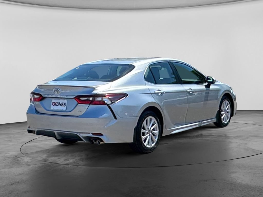 Used 2024 Toyota Camry SE FWD image 10