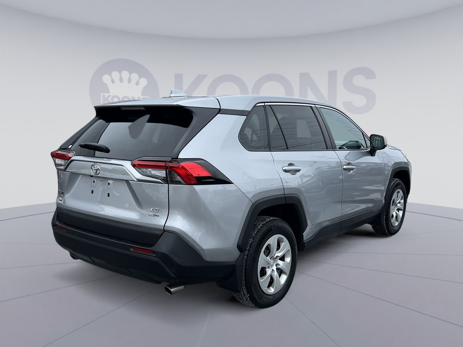 Used 2023 Toyota RAV4 LE image 7