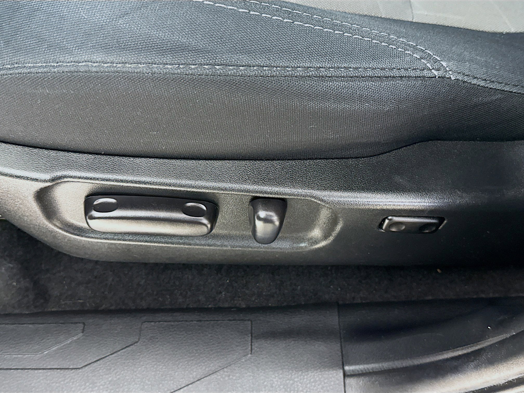 Used 2022 Toyota Tacoma TRD Off-Road w/ Technology Package image 22