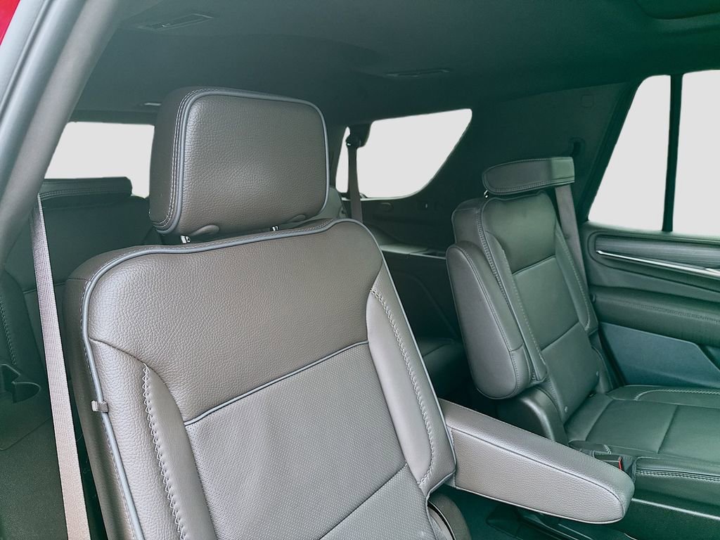 Used 2024 GMC Yukon Denali w/ Denali Reserve Package image 28
