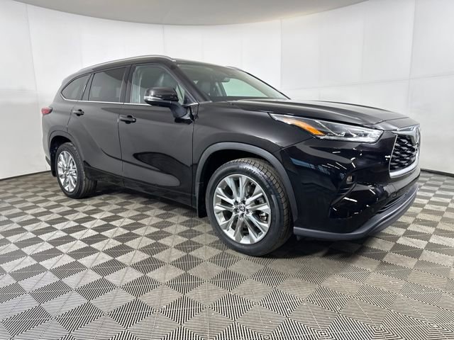 Used 2020 Toyota Highlander Limited image 2