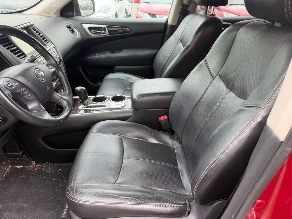 Used 2014 Nissan Pathfinder Platinum w/ Platinum Premium Package FWD image 3