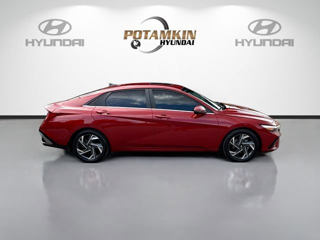 Used 2024 Hyundai Elantra Limited image 4