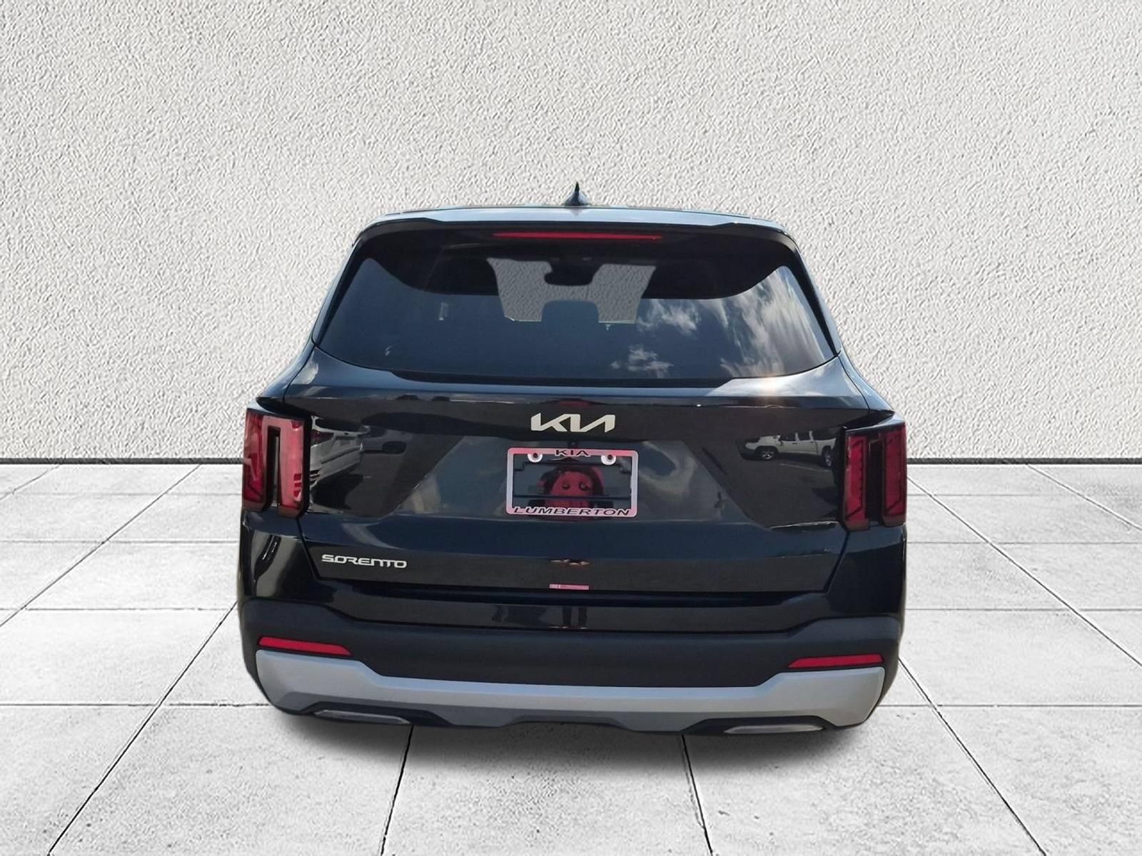 Used 2026 Kia Sorento LX FWD image 4