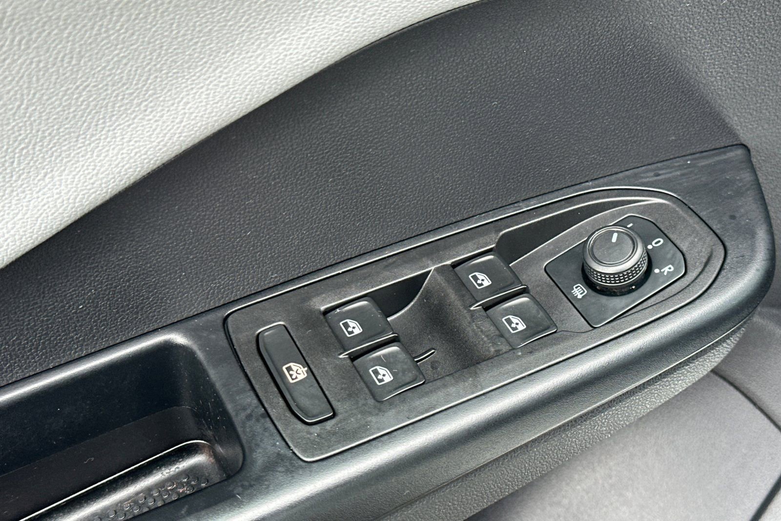 Used 2022 Volkswagen Taos SE image 11