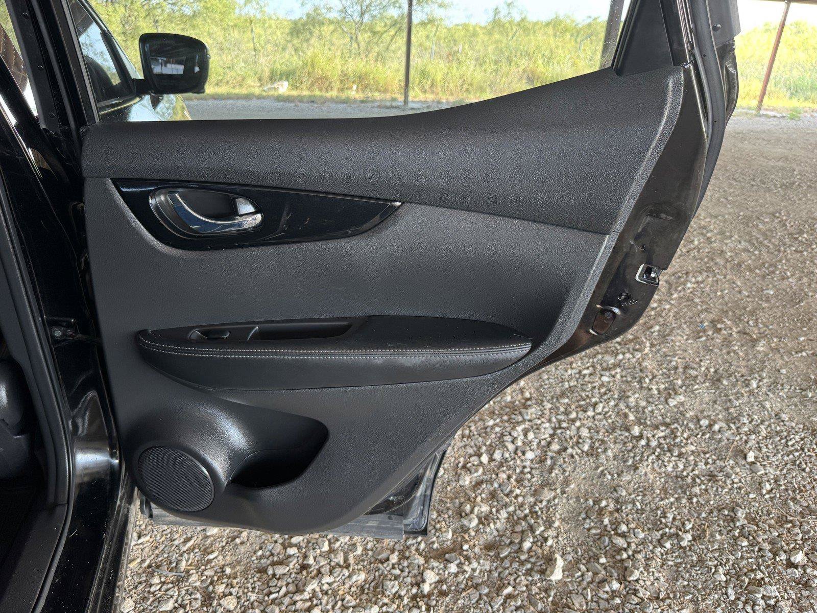 Used 2022 Nissan Rogue Sport SL AWD/4WD image 36