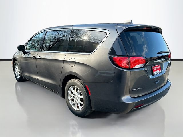 Used 2017 Chrysler Pacifica Touring image 8