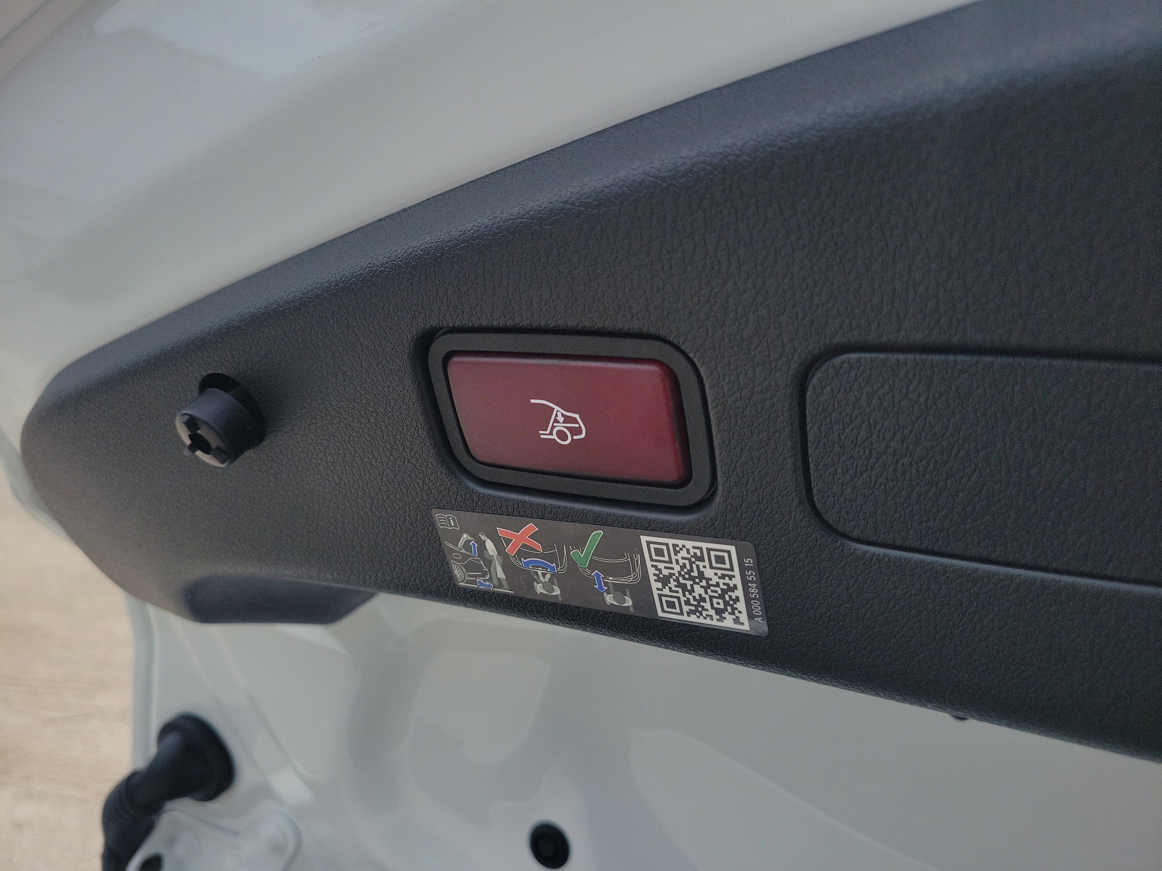 New 2026 Mercedes-Benz CLE 300 4MATIC Cabriolet image 10