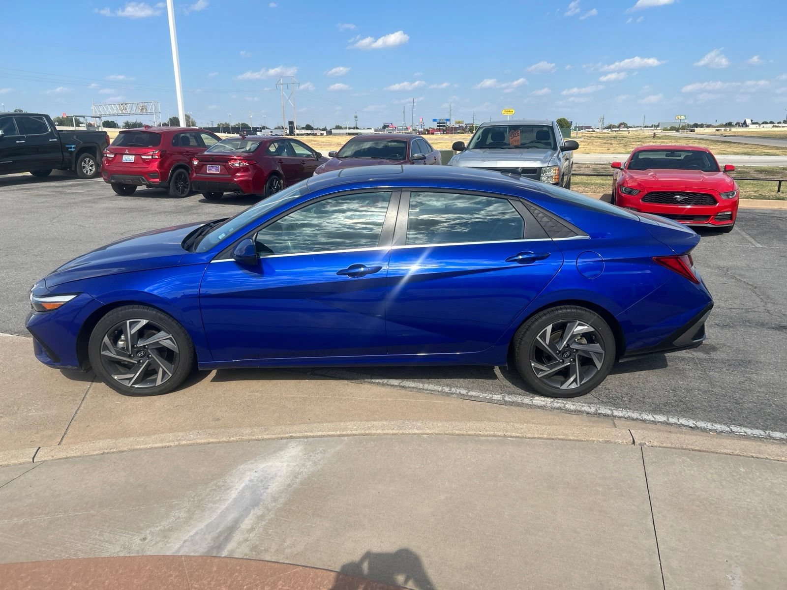 Used 2025 Hyundai Elantra SEL FWD image 8
