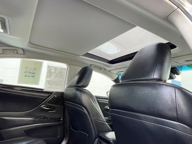 Used 2020 Lexus ES 350 w/ Luxury Package image 26