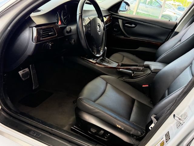 Used 2006 BMW 330i Sedan RWD image 6