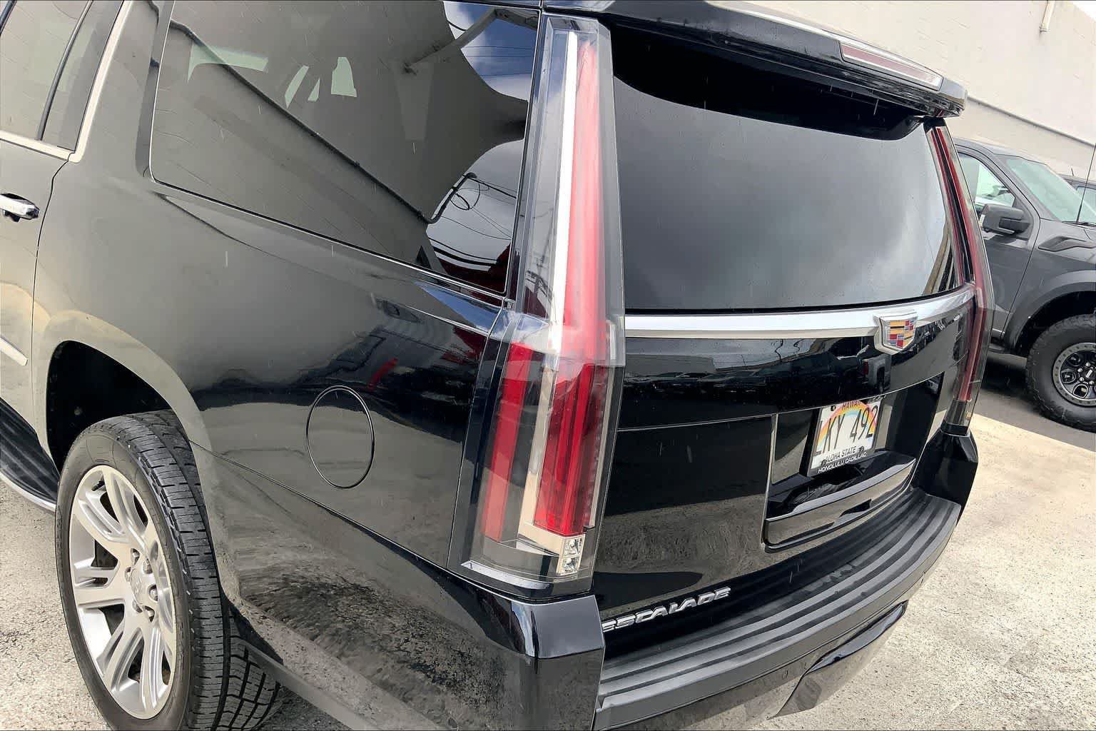 Used 2019 Cadillac Escalade ESV Luxury AWD/4WD image 32