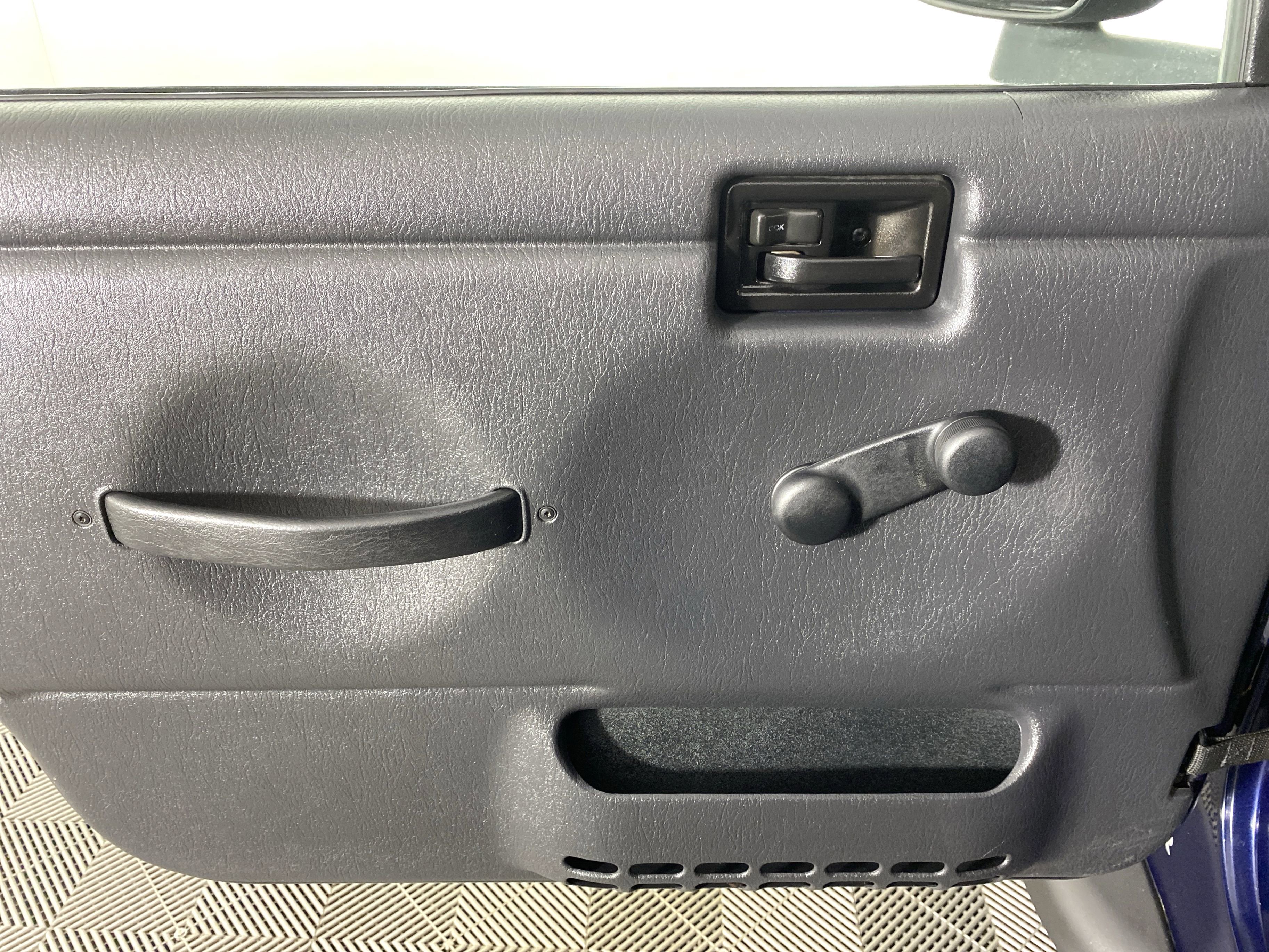 Used 2006 Jeep Wrangler X w/ Tire & Wheel Group (Ecco) image 10