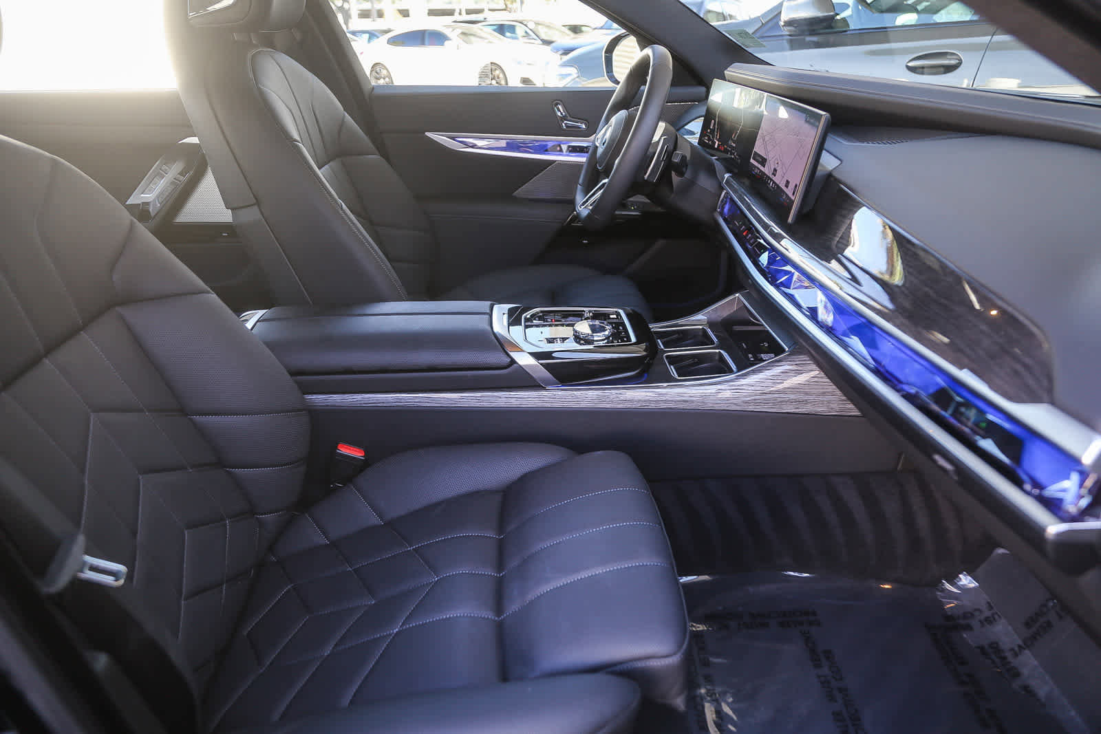 Used 2026 BMW 750e xDrive w/ Premium Package image 13