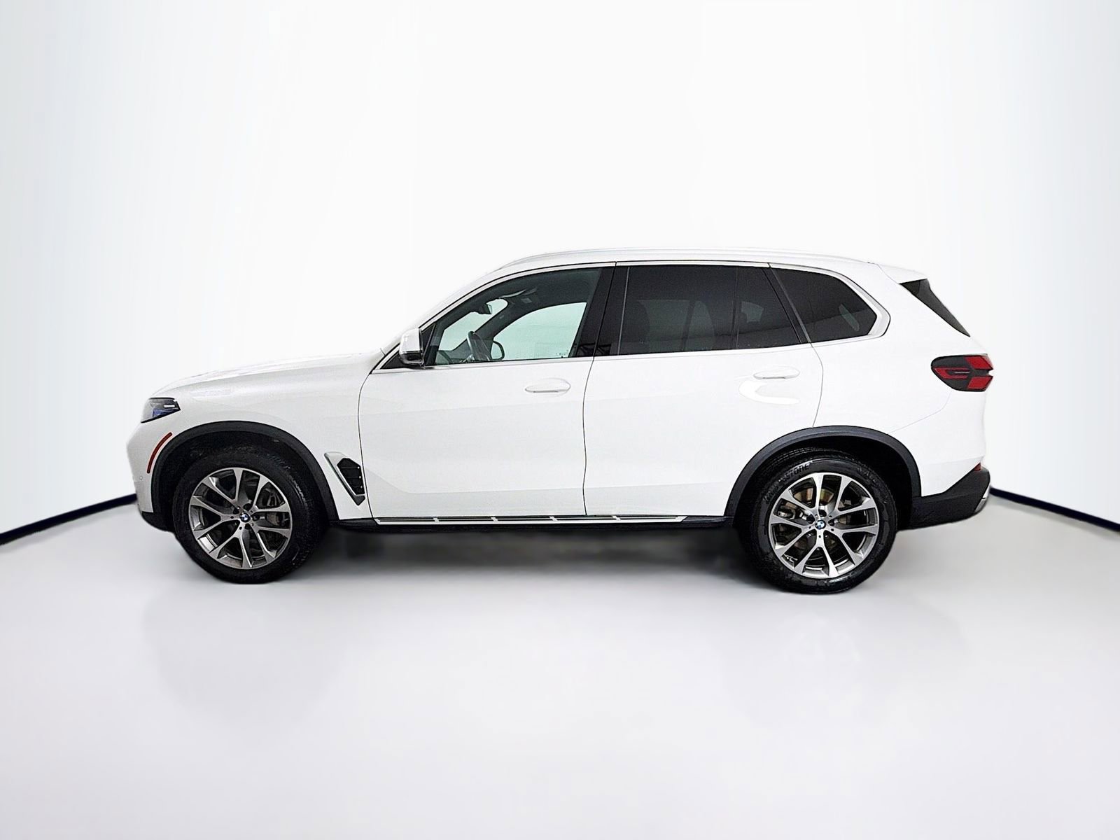 Used 2026 BMW X5 xDrive40i AWD/4WD image 4