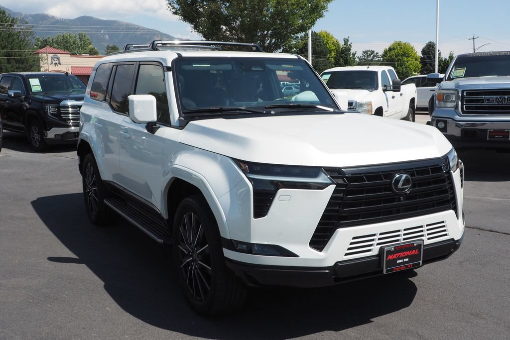 Used 2024 Lexus GX 550 w/ Cold Area Package AWD/4WD image 3