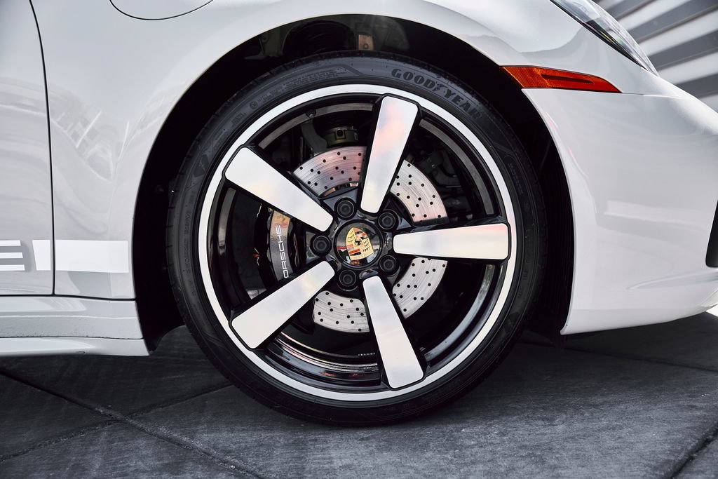 Used 2021 Porsche 911 AWD/4WD image 25